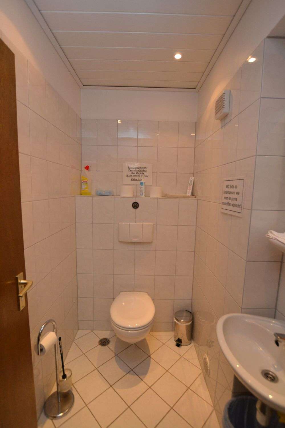 Immobilie in Eschershausen - Zweifamilienhaus in 37632 Eschershausen mit Möglichkeit zur Mischnutzung Wohnen/Büro/Praxis! - Bild 10