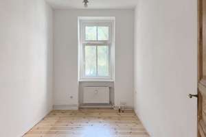 4,5-Zi.-Altbauwohnung im Winsviertel mit Ausbaupotenzial & zwei Balkonen – Winsstraße 47, 10405 Prenzlauer Berg, Berlin – Vorschaubild 8