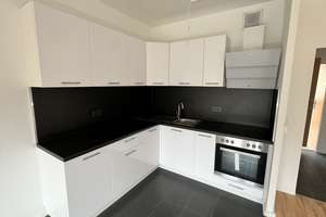 1. Etage: 3 Zimmer, Balkon, Top-Einbauküche *TV geschenkt* – Wolgograder Allee 62, 9123 Hutholz, Chemnitz – Vorschaubild 2