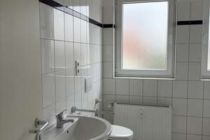 Helle, moderne 3-Zimmer Dachgeschosswohnung – Im Alten Bruch 45, 47259 Huckingen, Duisburg – Vorschaubild 3