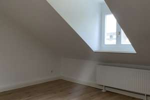 *** Frisch renovierte 2-Zimmer-Dachgeschosswohnung mit einer EBK - günstig & zentral *** – Sattlerstr 4, 42105 Elberfeld, Wuppertal – Vorschaubild 5