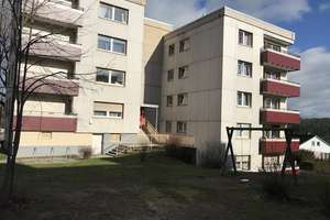 Praktische 4-Zimmer-Wohnung mit Balkon und Gäste-WC in Marburg