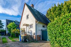 Familiengerechtes und lichtdurchflutetes Einfamilienhaus mit Doppelgarage und Garten in bester Lage – Die vollständige Adresse der Immobilie erhältst du vom Anbieter., 12355 Rudow, Berlin – Vorschaubild 14