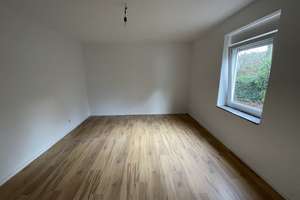 Sgn. Eiserfeld, komplett renovierte 104m² Wohnung 4 ZKB ohne Balkon, nur an Selbstzahler. – Bühlstr. 3, 57080 Eiserfeld, Siegen – Vorschaubild 3