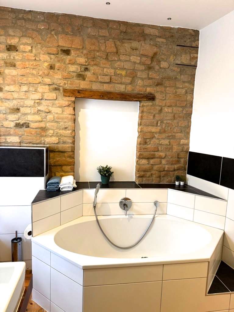 Immobilie in Osthofen - -Raumwunder- 2-FH in 67574 Osthofen mit Dachterrasse und Hof - Bild 1