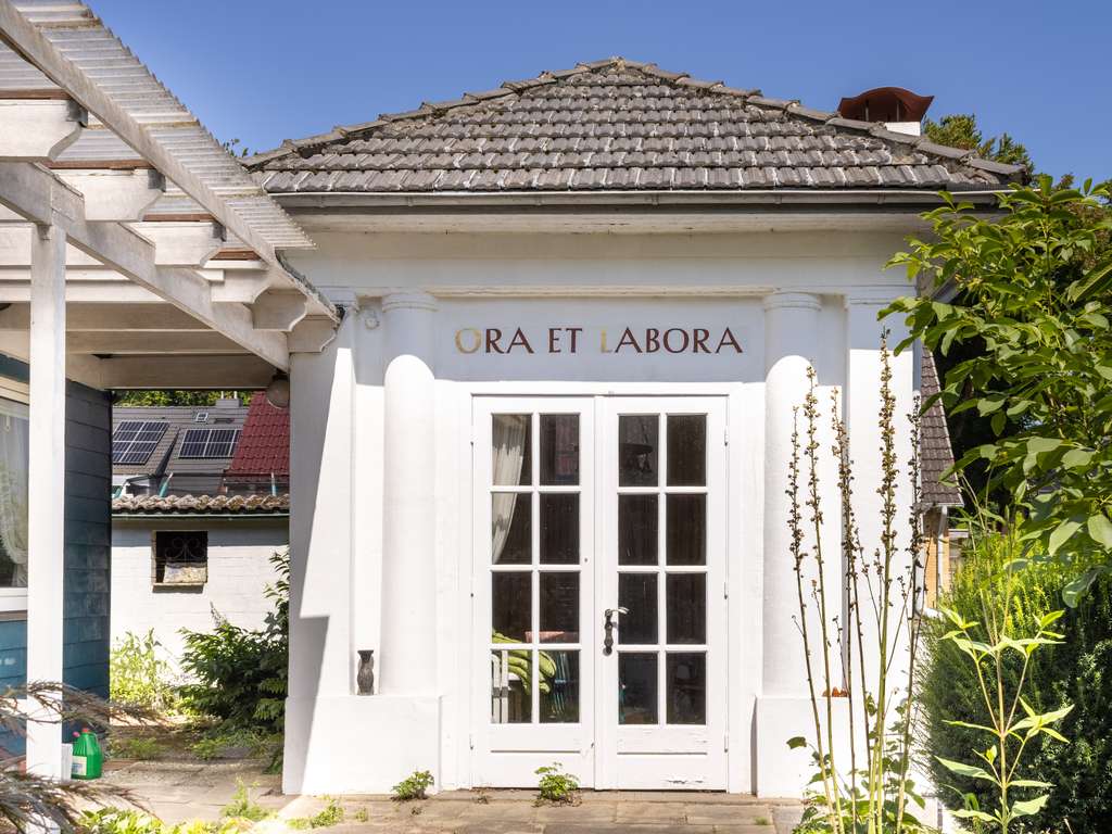 Immobilie in Reinbek - Verwirklichen Sie Ihren Wohntraum:
Charmantes Haus mit großem Potential in Reinbek - Bild 1