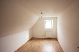 Renovierte kl. Doppelhaushälfte mit großem, gepflegtem Garten, Garage und Gartenhaus! – Kirschenweg 24, 86169 Augsburg – Vorschaubild 9