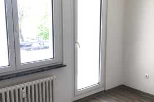 Hier fühlen Sie sich wohl: praktische 3-Zimmer-Wohnung – Sanddornweg 14, 33609 Bielefeld – Vorschaubild 3