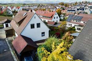 Schmucke und sehr gemütliche Doppelhaushälfte in Top-Lage – Die vollständige Adresse der Immobilie erhältst du vom Anbieter., 89155 Erbach – Vorschaubild 2