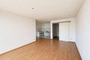 Bezugsfreie 2-Zimmer-Wohnung mit Balkon, Einbauküche und Stellplatz – Die vollständige Adresse der Immobilie erhältst du vom Anbieter., 4315 Neustadt-Neuschönefeld, Leipzig – Vorschaubild 4