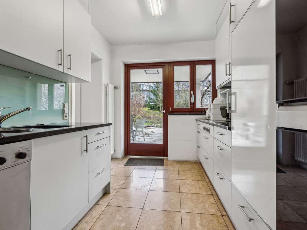 Immobilie in Bopfingen - Großzügiges Zweifamilienhaus mit Traumgrundstück in Bopfingen - Bild 4