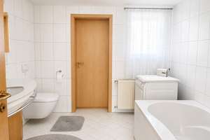 Zwei in einem - ein Haus, zwei Lebenswelten, vereint zu einem harmonischen Ganzen – Die vollständige Adresse der Immobilie erhältst du vom Anbieter., 75031 Eppingen – Vorschaubild 9