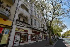 RUHIGE ALTBAUPERLE: STILVOLLE 2-ZIMMER-WOHNUNG MIT BALKON IM HERZEN VON FRIEDENAU I PROVISIONSFREI – Rheinstraße 50, 12161 Friedenau, Berlin – Vorschaubild 19