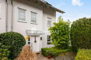 Exklusives Wohnen am Waldrand in Stuttgart-Schönberg – hochwertige DHH mit über 250 m² Nutzfläche