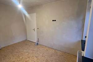 Modernisierte 2-Zimmer-Wohnung mit zusätzlichem Mansardenzimmer in ruhigem Zweifamilienhaus  – Distelbeckhof 123, 45327 Katernberg, Essen – Vorschaubild 2