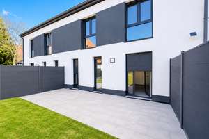Moderne Doppelhaushälfte mit großem Garten, Sonnenterrasse und hochwertiger Einbauküche in Wolfsburg