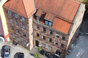Historisches Wohn- und Geschäftshaus mit Charme, Garagen und Perspektive bei vermietbaren 797qm