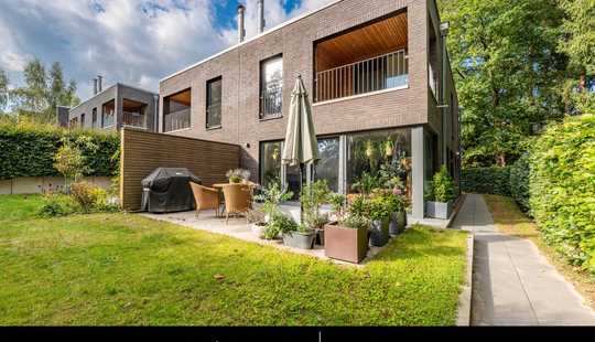 Bild von Modernes Raumwunder: Hochwertiges Familienglück auf 2 Ebenen mit Garten, Carport & extra Stellplatz