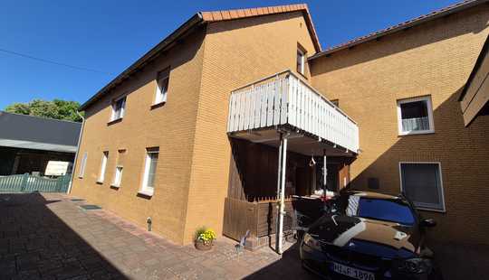 Bild von 1-2 Familienwohnhaus mit Garage und großem Grundstück