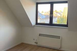 Helle 4 Zi. Dachgeschosswohnung mit Balkon – Lohstraße 27, 45359 Bedingrade, Essen – Vorschaubild 3