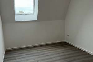 Tolle 2 Zimmer-Wohnung mit Balkon, Einbauküche wartet auf Sie! – Semmelweisstraße 22, 12524 Altglienicke, Berlin – Vorschaubild 8