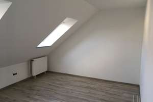 Attraktive, großzügige 3-Zimmer-Dachgeschosswohnung (NFL ca 120m2) in Hannover mit EBK. – Angerstraße 15, 30161 Oststadt, Hannover – Vorschaubild 3