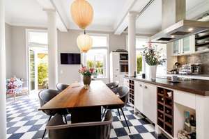 FAMILIEN-ALTBAU DER EXTRAKLASSE: 7 ZIMMER, PRIVATGARTEN & EIGENER TIEFGARAGE AM ISEMARKT – Die vollständige Adresse der Immobilie erhältst du vom Anbieter., 20149 Harvestehude, Hamburg – Vorschaubild 3
