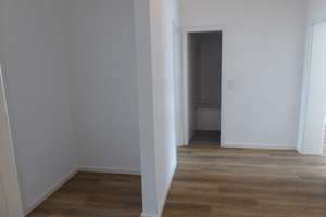 EXKLUSIV TOTALSANIERT BALKON WANNENBAD SEP. WC KOMPL. VINYL HOCHPARTERRE PKW-STELLPLÄTZE OBERBILK – 40227 Oberbilk, Düsseldorf – Vorschaubild 9