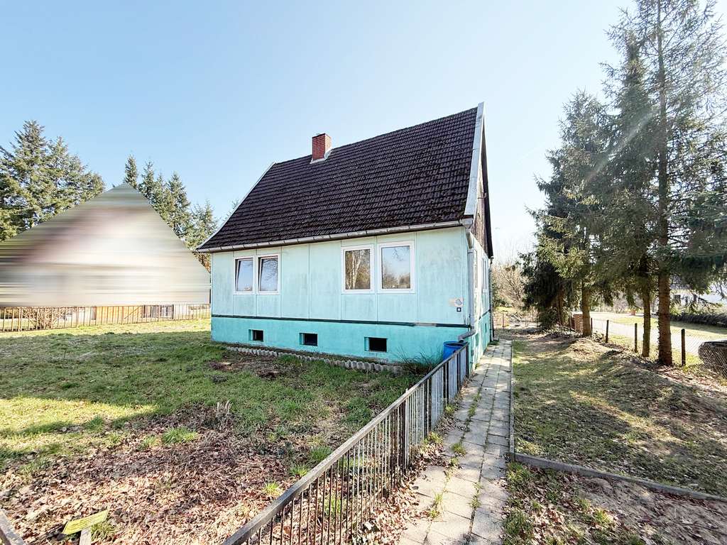 Immobilie in Ludwigslust - Ruhige Lage bei Ludwigslust – Haus mit Potenzial auf 660 m² Grundstück - Bild 1