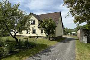 Platz für zwei Familien und die besten Freunde. Landhaus mit Einliegerwohnung zu verkaufen. – Sieversdorfer Str. 11, 15236 Oder-Spree (Kreis) – Vorschaubild 2