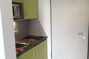Tolle Wohnung mit Balkon | nur für Studenten,  Azubis