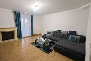 Komfortables Wohnambiente mit Balkon und Blick ins Grüne – Die vollständige Adresse der Immobilie erhältst du vom Anbieter., 86156 Kriegshaber, Augsburg – Vorschaubild 2