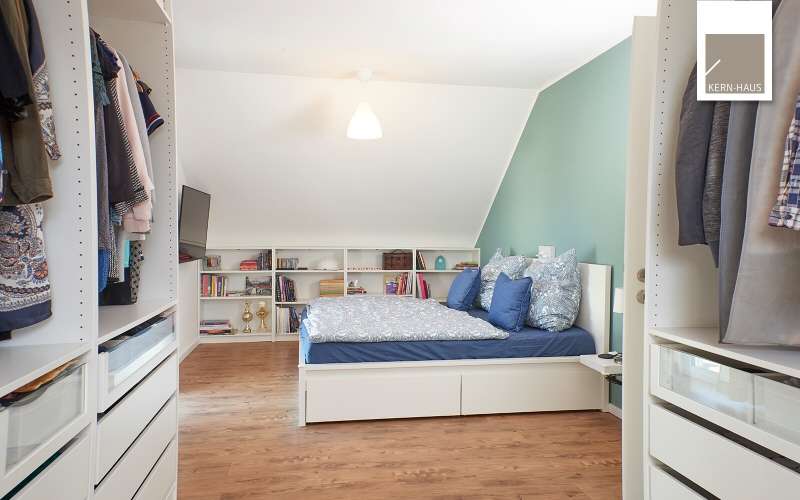 Immobilie in Stadtroda - Architektonischer Klassiker in malerischer Umgebung und dennoch kurzer Entfernung zum Stadtzentrum - Bild 1