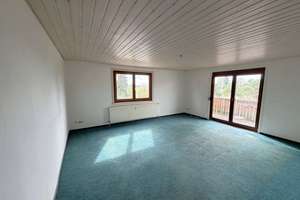 Sehr geräumige 3-Zimmer-Wohnung in Ortsrandlage von Loßburg