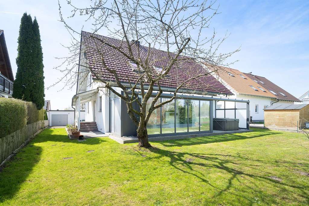 Immobilie in Kranzberg - Wohlfühloase und energetisch top (A+)! Großes Einfamilienhaus auf herrlichem Grundstück - Bild 2