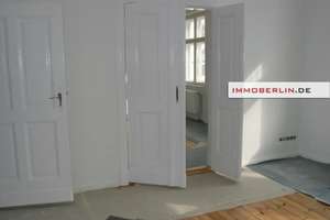 IMMOBERLIN.de - Ausbaufähiges Ein-/Zweifamilienhaus auf großem Westgrundstück mit Neubaupotential – Die vollständige Adresse der Immobilie erhältst du vom Anbieter., 13158 Wilhelmsruh, Berlin – Vorschaubild 4