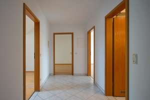 3 Zimmer Dachgeschosswohnung mit Sonnenterrasse und Balkon – Allacher Strasse 6, 85757 Karlsfeld – Vorschaubild 7