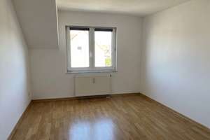 4-Raum Maisonette-Traum - Tageslichtbad mit Dusche und Wanne, Süd-Balkon, Galerie, Einzelgarage – Topasstraße 85, 4319 Engelsdorf, Leipzig – Vorschaubild 11