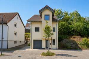 Bezugsfertiger KfW-55 Neubau in ruhiger Lage! Familienhaus mit Garten und viel Platz – Die vollständige Adresse der Immobilie erhältst du vom Anbieter., 74081 Klingenberg, Heilbronn – Vorschaubild 24