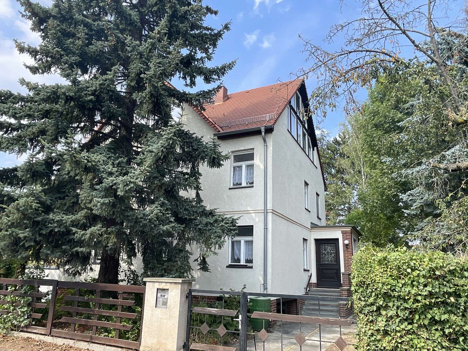 Großzügige Villa in unmittelbarer Nähe zum Cospudener See, Leipzig Kreis – Bild 1