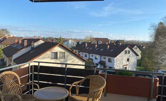 Bezugsfreie 2,5-Zimmer-Wohnung mit Balkon und Einbauküche in Friedrichshafen-Manzell