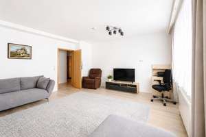 Schöne 4-Zimmer Wohnung mit Garten und Garage in Senden/Ay
