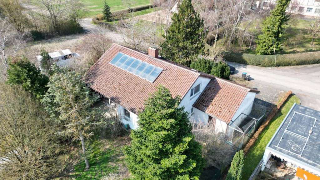 Immobilie in Schrozberg - Charmantes Einfamilienhaus in Ortsrandlage - Bild 2