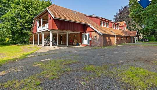 Bild von !!Historischer Charme trifft auf modernen Luxus!!
Schöner Resthof mit 2 Einliegerwohnungen in beste