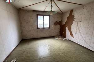 ** Rohdiamant für Familien und Investoren - Mehrgenerationenhaus mit großem Entwicklungspotenzial ** – Die vollständige Adresse der Immobilie erhältst du vom Anbieter., 71634 Eglosheim, Ludwigsburg – Vorschaubild 11