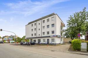 Voll vermietetes Mehrfamilienhaus mit Gewerbeeinheiten und Stellplätzen – Die vollständige Adresse der Immobilie erhältst du vom Anbieter., 23812 Wahlstedt – Vorschaubild 2