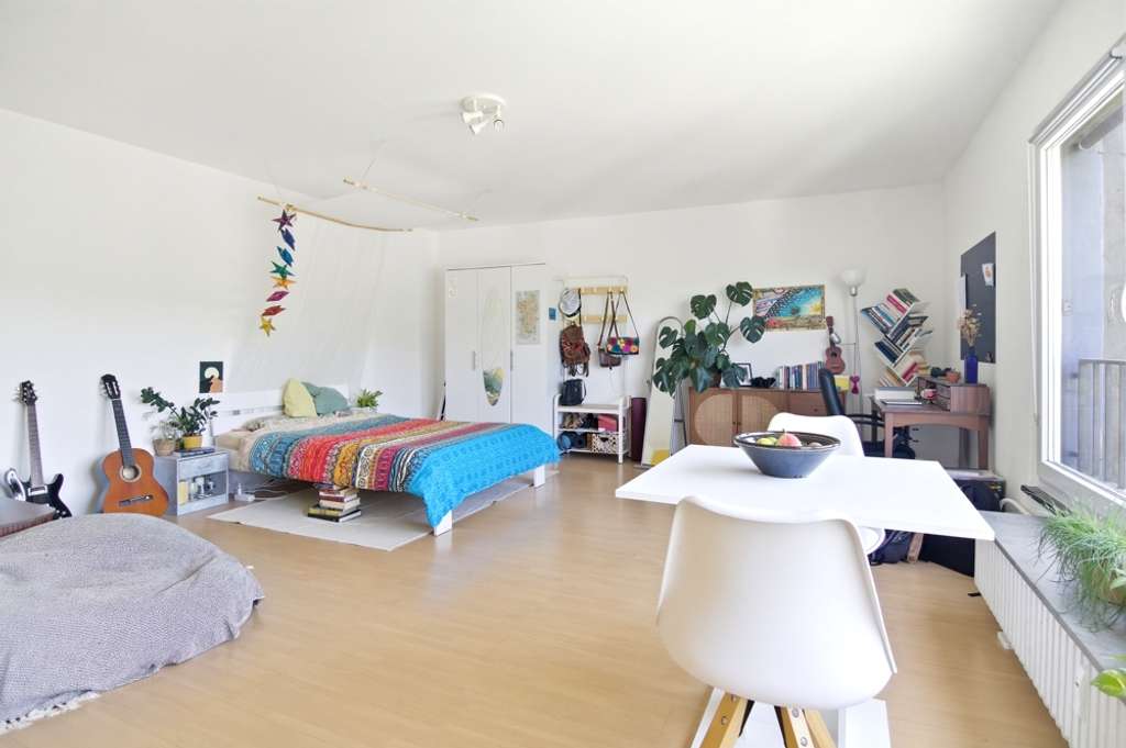 Immobilie in Lörrach - Wunderschöne Aussicht vom 13. Stock: 1-Zimmer-Wohnung in zentraler Lage-Stetten. - Bild 1