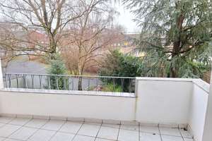 Sanierte 3,5 Zimmer-KDB Wohnung (ca. 70 qm) mit Einbauküche und Balkon / Holsterhausen – Bunsenstr. 77, 45145 Holsterhausen, Essen – Vorschaubild 1