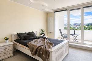Lichtdurchflutete 3,5-Zimmer-Wohnung mit zwei Balkonen, Aufzug und Grünblick in Bochum-Steinkuhl – Markstraße 97, 44801 Querenburg, Bochum – Vorschaubild 13