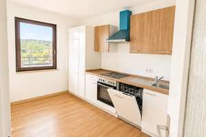 Wunderschöne 3 Zimmerwohnung mit großem Balkon, moderne EBK  im schönen Würzburg – Die vollständige Adresse der Immobilie erhältst du vom Anbieter., 97084 Heidingsfeld, Würzburg – Vorschaubild 5